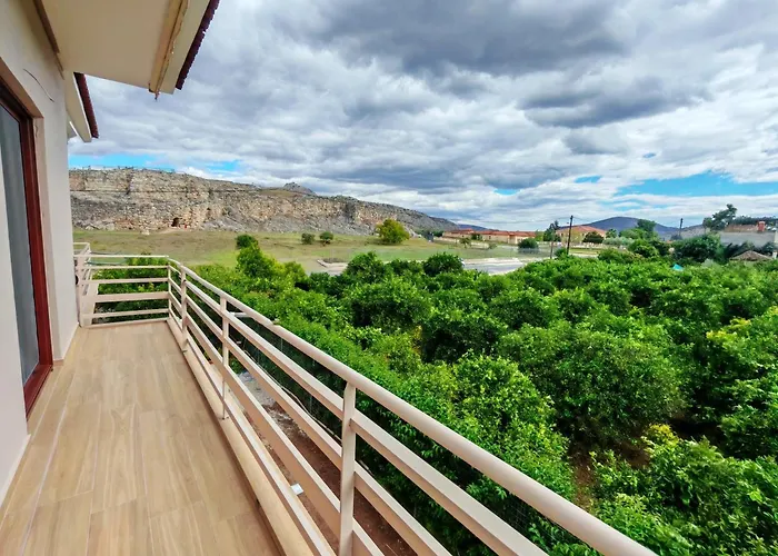 Апартаменты Cyclopean View *